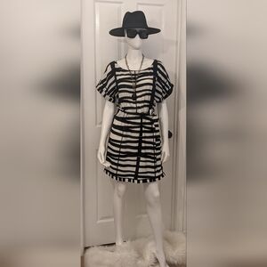 Love 21 Black and White Dress Medium Workday Ready